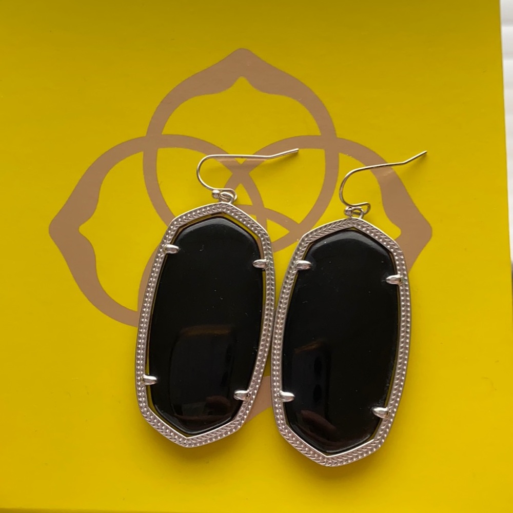 Kendra Scott Danielle Earrings - worn twice
